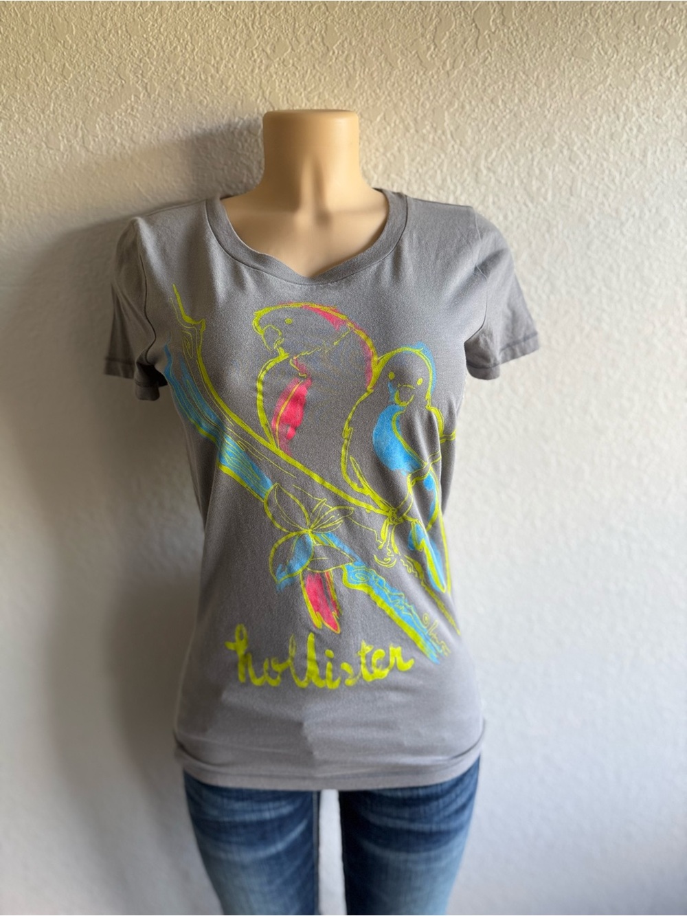2000s Hollister Tee Size Medium